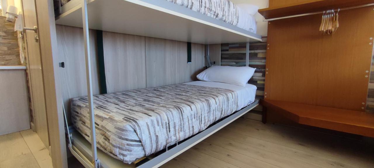Hotel Nitto House Bari Esterno foto